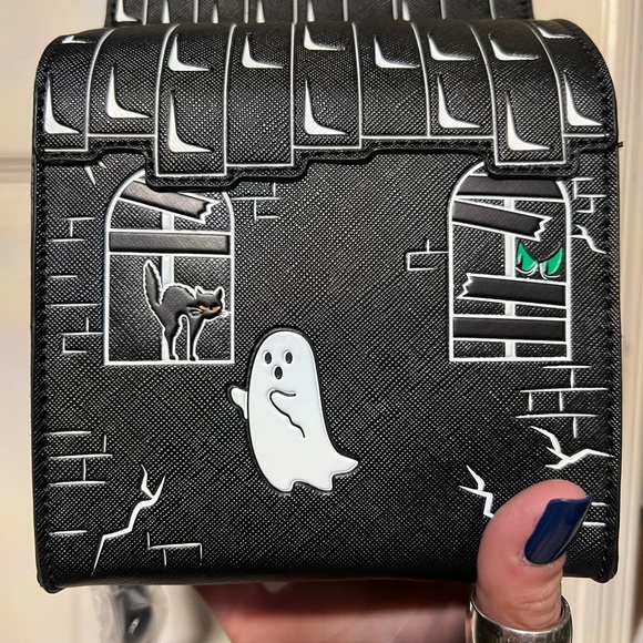 🎃🖤👻BNWOT-MAD ENGINE VIRAL HALLOWEEN SUPER CUTE HAUNTED HOUSE CROSSBODY 🎃🖤👻 - Picture 13 of 13